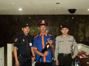 aksi satpam, polisi dan teknisi